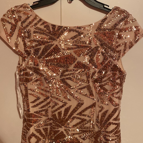 Gold sequin dress in size small. - Picture 6 of 7
